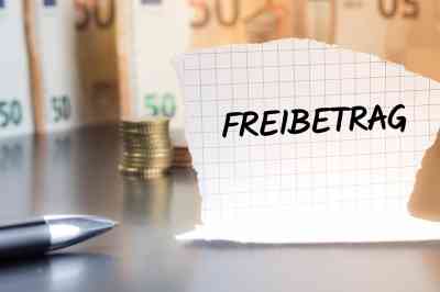 Zettel mit Schriftzug Freibetrag